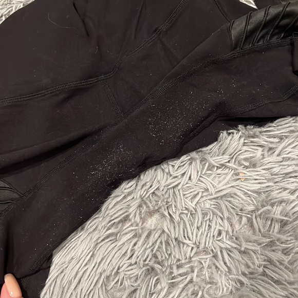 Alo Moto Leggings - Picture 2 of 7